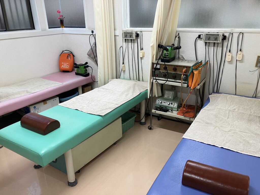 施術室│尾形接骨院│千葉県船橋市本町で60年以上続く地域密着の接骨院